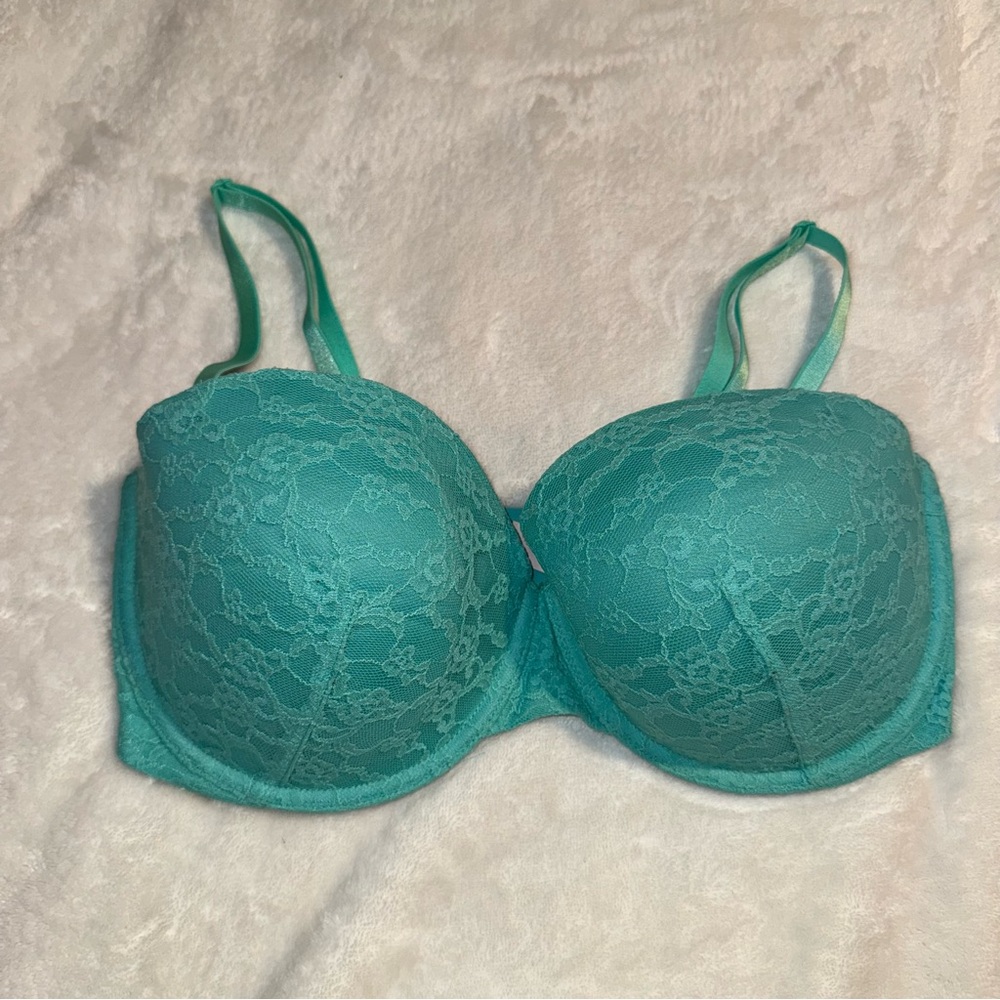 Victoria’s Secret Strapless Lace Push-up Bra